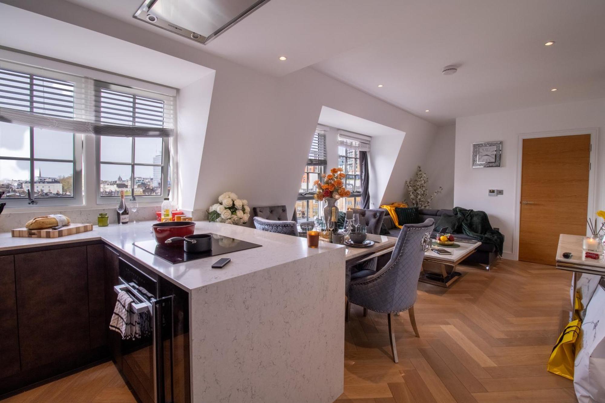 Luxurious 1-Bedroom Penthouse In Marble Arch 71 ロンドン エクステリア 写真